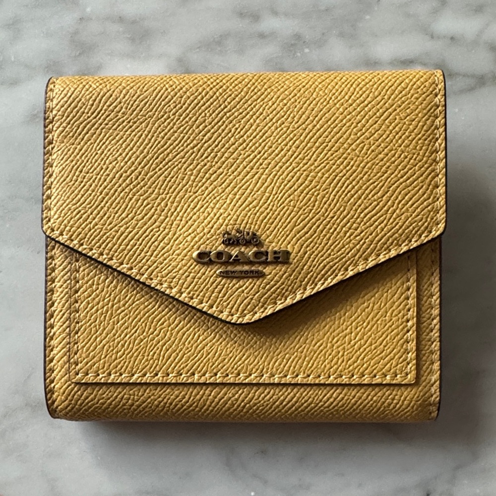 Coach Small Wallet in Brass/Sunlight